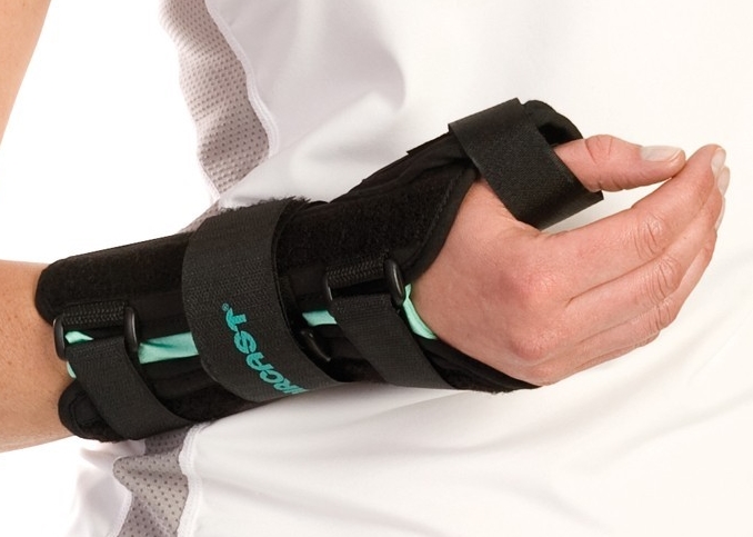 Aircast A2 Wrist Brace w/ thumb spica - Wrist and thumb braces - 05WTLLP - 1